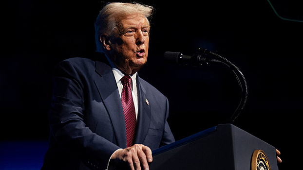 Экс-аналитик ЦРУ разгадал тайну «переобуваний» Трампа