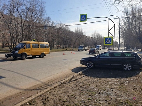 Под Волгоградом две женщины пострадали в ДТП с «газелью»