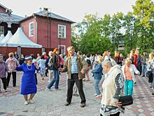 При поддержке компании «Уралхим» в Кирово-Чепецке открыт сезон танцевальных вечеров