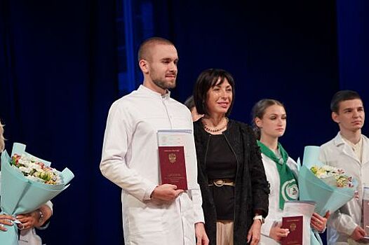 Свердловский областной медицинский колледж выпустил почти четыре тысячи специалистов в 2025 году