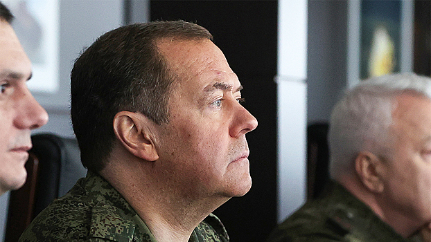 Медведев назвал причину визитов западных политиков в Киев в дату начала СВО