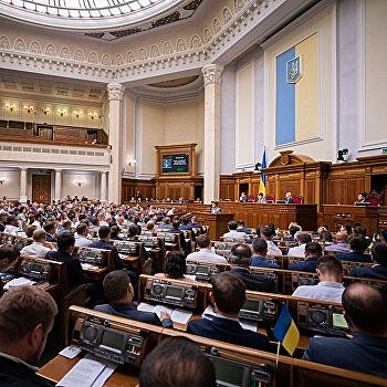 Рада приняла в первом чтении инициативу "Слуги народа" о разделении полномочий мэра Киева