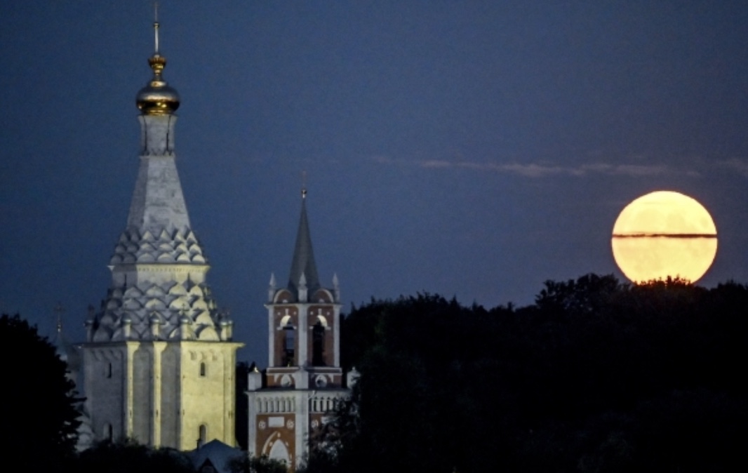 Взорвать на кусочки: Как земляне могут защитить Луну от астероида