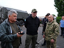 К 9 Мая в зону проведения спецоперации военным из Иркутска доставили автомобили и гумпомощь