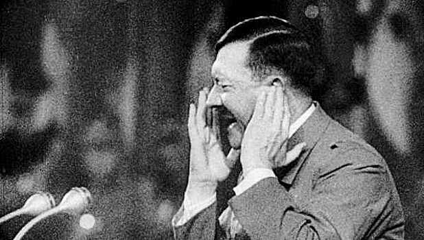 В Германии распродали серебро Гитлера