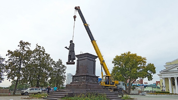 УрФО: Кунгуров мерзнет, Зауралье пустеет, а в Сочи — аншлаг