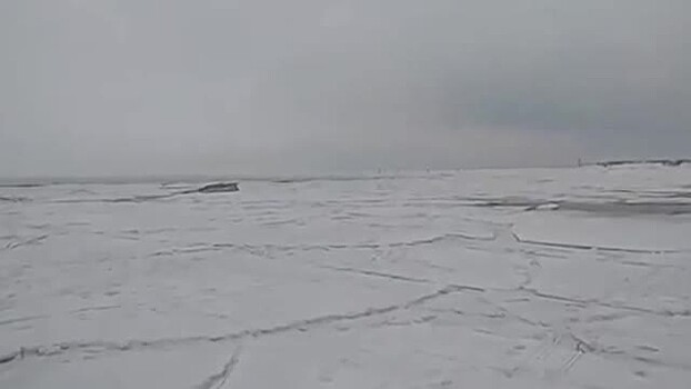 Рыбак стал свидетелем ледяного цунами на Байкале