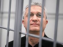 Раскрыта причина переноса суда по жалобе на приговор бывшему замглавы Минобороны России