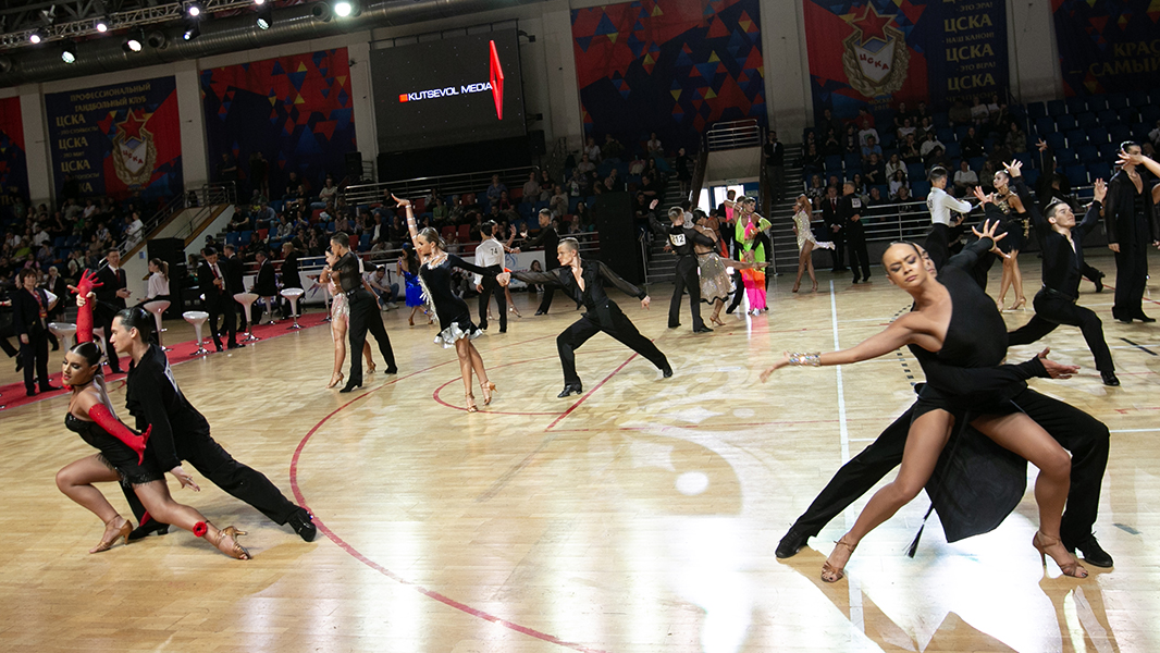 Праздник танца: в Москве завершился 28-й танцевальный кубок «Вальс Победы»