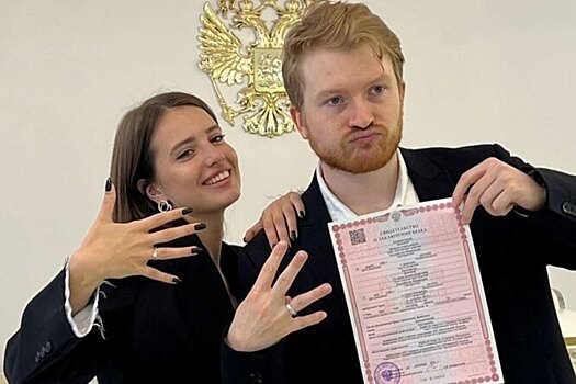 Блоггер Александр Зубарев приобрел автомобиль марки Mercedes-Benz модельного год