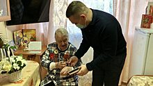 Воробьев поздравил постояльцев дома-интерната в Энгельсе с Днем пожилого человека