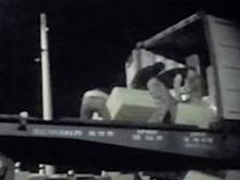 Выбрасывающие грузы из российских поездов попали на видео