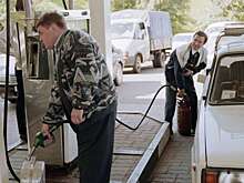 Хоть залейся — не достать! Кому в СССР не хватало бензина