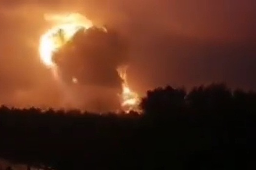 В сети появилось видео мощного взрыва на заводе в Китае