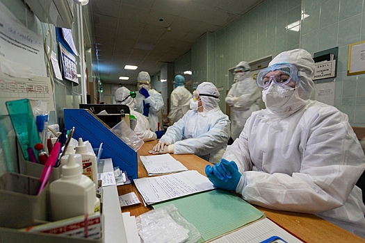 «Люди приезжают, распространяют вирус» : новосибирский ученый предположил рост заболеваемости «омикроном» в феврале