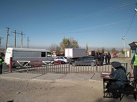 Микроавтобусы с пассажирами не пускают через пост "Сосновка" — рейд ГУПМ