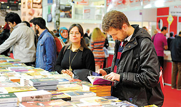 Россияне предпочитают покупать книги, а не читать их