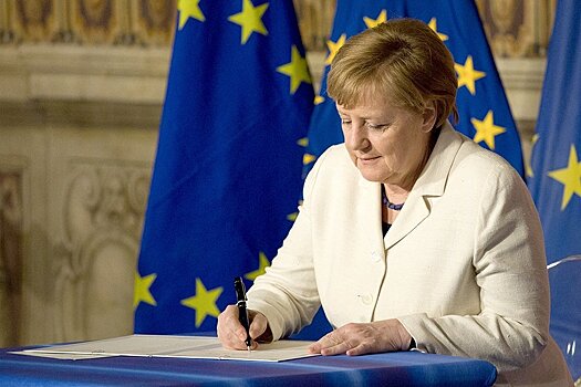 Меркель проведет единый план по борьбе с пандемией через бундестаг