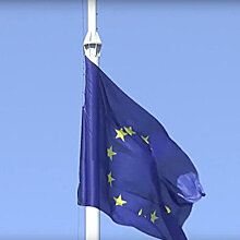 Полный расколбас: молодые одесситы поглумились над флагом ЕС - видео