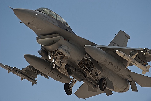 Politico: Передача Украине F-16 может обернуться логистическим кошмаром