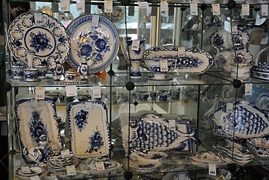 Первый магазин‑салон Гжельского фарфорового завода открыли в Москве