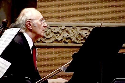 Ушел из жизни советский музыкант Олег Негруца, автор "Голубой перчатки"