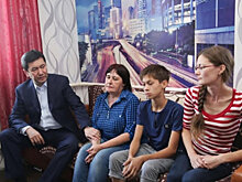 Аким Карагандинской области посетил семьи погибших шахтеров