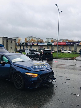 Водитель в Кемерове пострадал при столкновении с иномаркой за 8 млн рублей