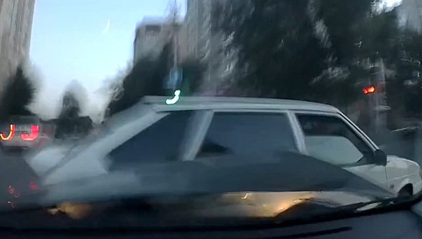 Замначальника отдела ГИБДД спровоцировал ДТП с пострадавшей в Саратове. Видео