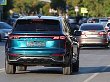 Китайский автомобиль поломался посреди шоссе