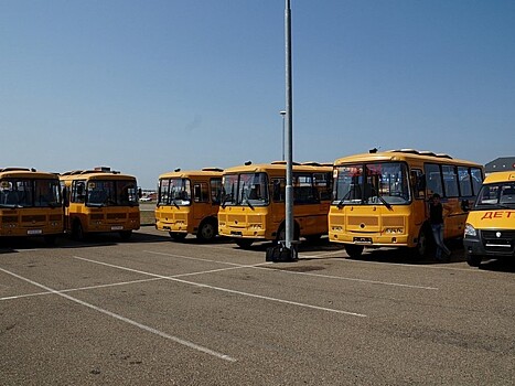 19 школ Кубани получили по новому автобусу
