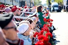 В Тюмени салютом и цветами почтили память погибших в Великой Отечественной войне
