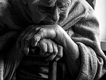 Омичи жалуются на соседей, которые издеваются над 90-летней женщиной-ветераном