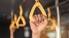 Автобусы забиты до отказа: кто отвечает за давку и как на это повлиять