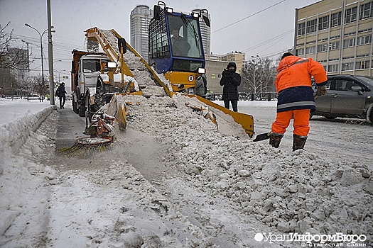 В Екатеринбурге жестоко избили водителя автогрейдера – платить компенсацию придется его начальству