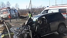 Женщина и ее дочь пострадали в ДТП с автобусом в Новокузнецке. Видео
