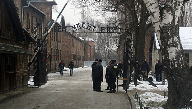 Посол России в Польше принял участие в траурных мероприятиях в Освенциме