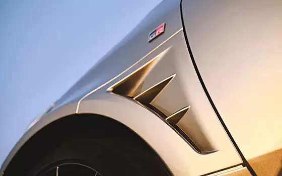 «Злой» хэтчбек Toyota стал еще агрессивнее благодаря новому обвесу