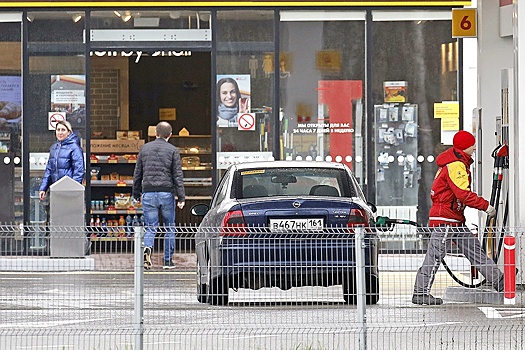 Депутат Госдумы Хамзаев предложил запретить продажу табачной продукции на АЗС