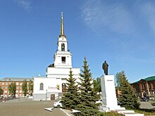 Краевед Евгений Шумилов предложил убрать памятник Ленину с площади перед Благовещенским собором в Воткинске