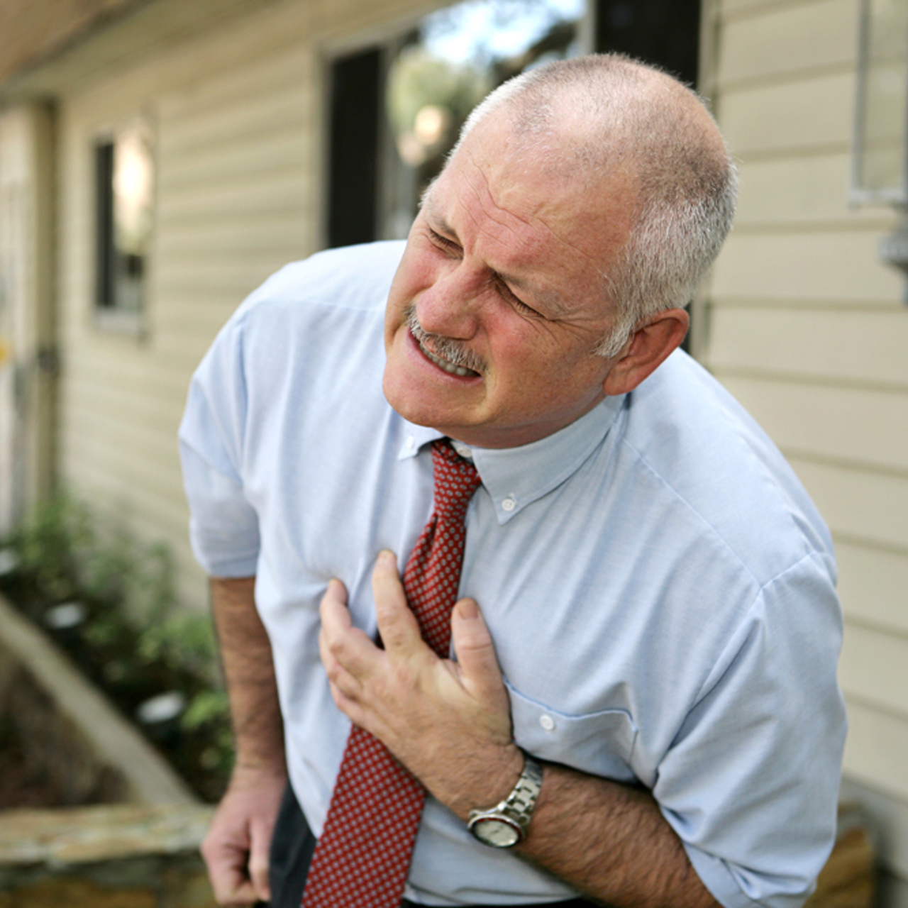 Как определить, что болит именно сердце при болях в груди - Рамблер/доктор