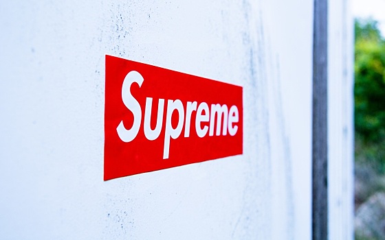 Владелец North Face и Timberland купит бренд уличной одежды Supreme за $2,1 млрд