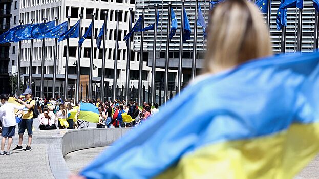 Еврокомиссия блокирует кредит Украине на €1,5 млрд