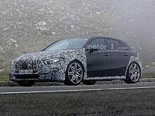 Концепт готовящегося хэтчбека Mercedes-AMG A45 заметили на дорогах Германии