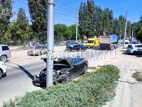 Молодой водитель Mercedes пострадал в ДТП на Панфилова