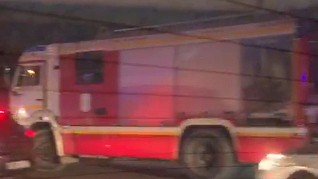 Оружие и гранаты нашли в загоревшемся гараже в Москве: видео