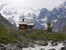 Восстановителей сожженной часовни на Алтае ищут в Новосибирске