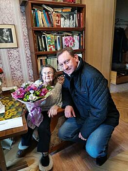 Глава управы Новогиреева поздравил ветерана ВОВ с юбилеем