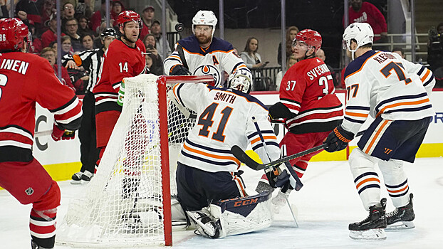 «Эдмонтон» обыграл «Каролину» в овертайме матча НХЛ, Свечников набрал одно очко