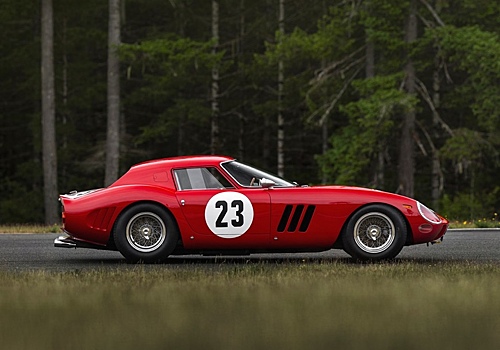 Гоночный 56-летний Ferrari продадут за три миллиарда рублей